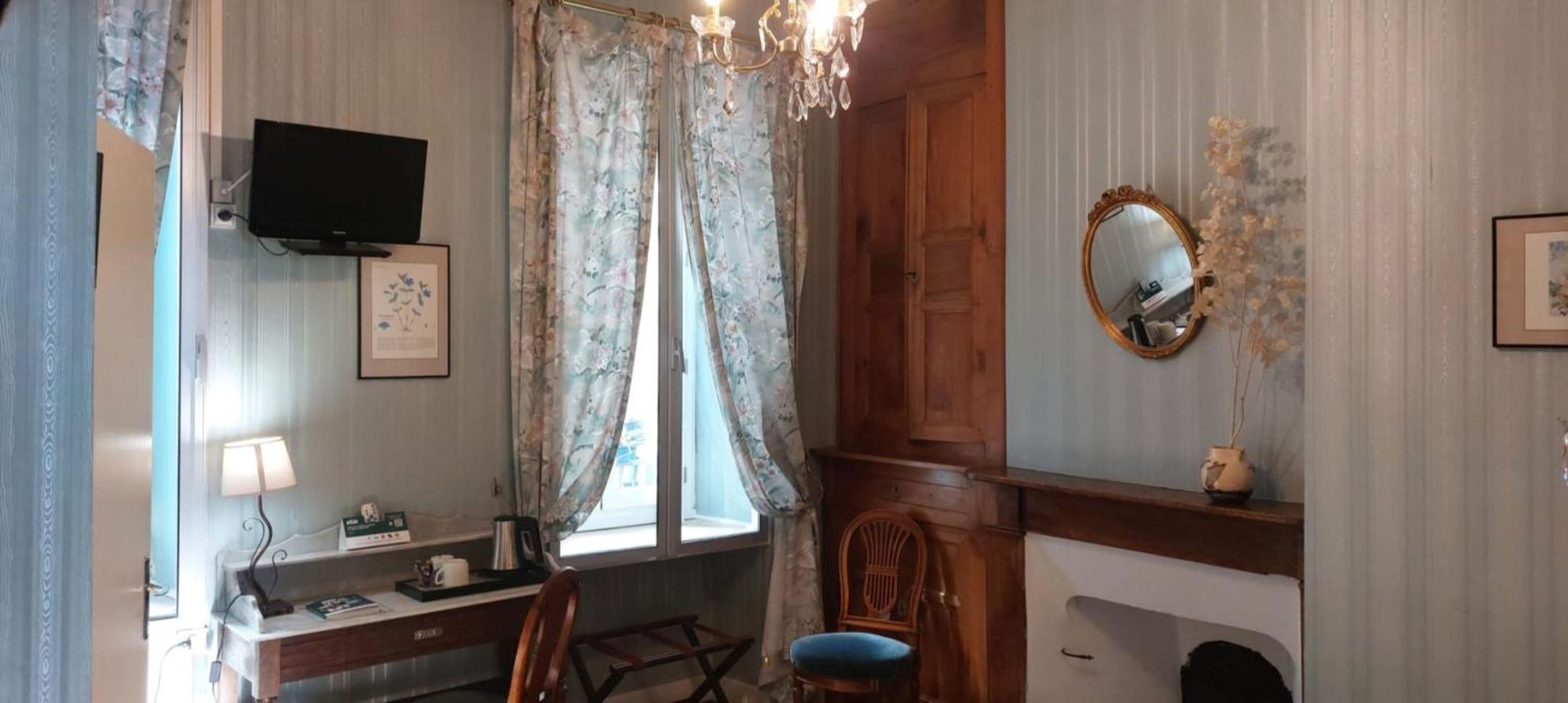 Logis Hotel Beau Site Argeles-Gazost Bagian luar foto