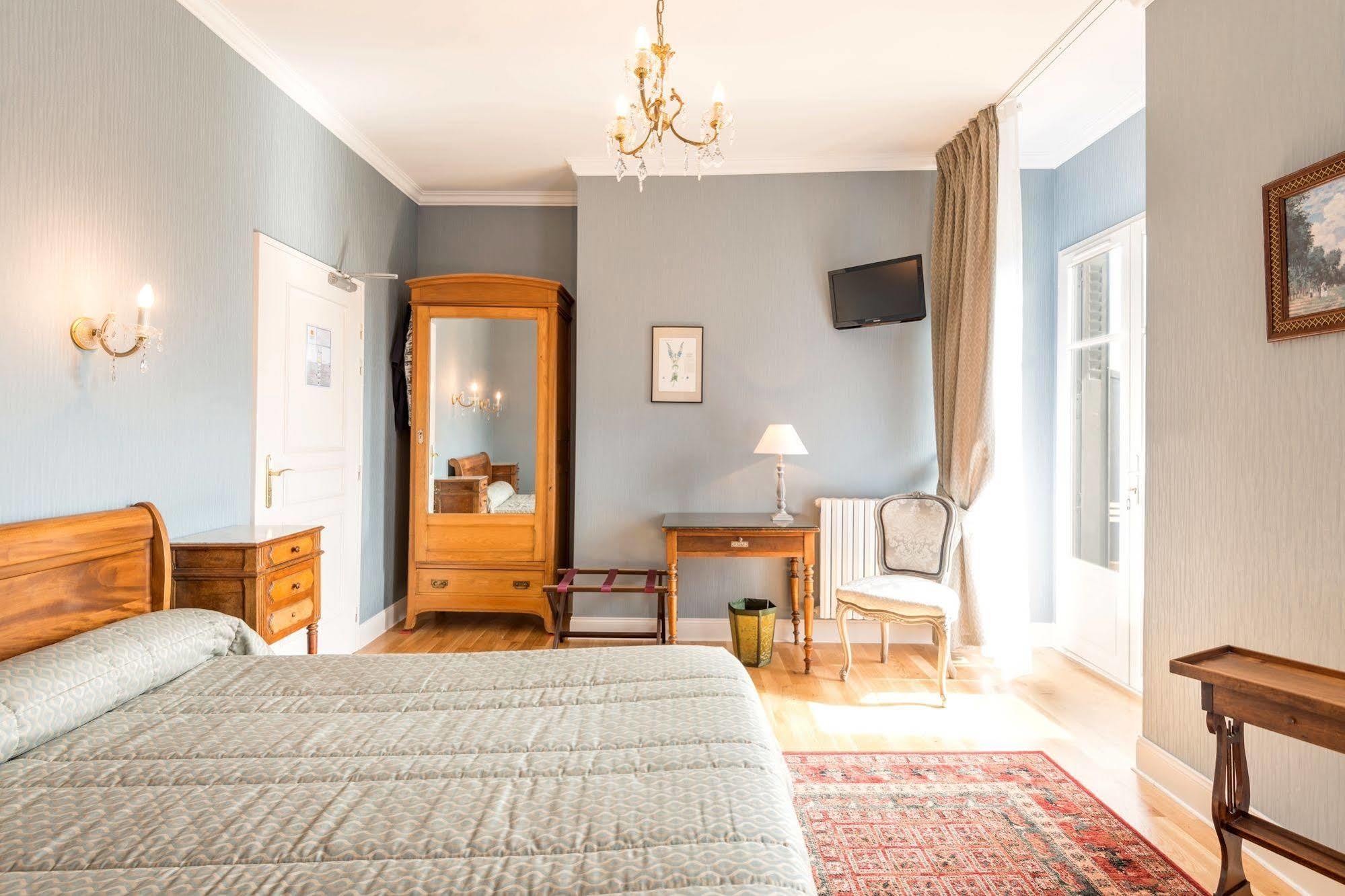 Logis Hotel Beau Site Argeles-Gazost Bagian luar foto